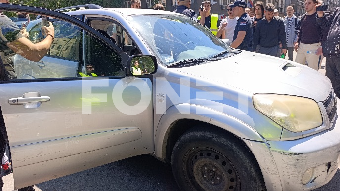 Novi incident ispred Pravnog